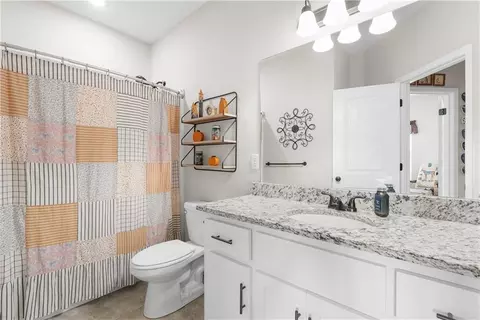 Bath - 1406 SW 8th Ter, Oak Grove, MO 64075 photo 3 of 4