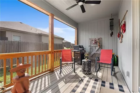 Exterior - 1406 SW 8th Ter, Oak Grove, MO 64075 photo 4 of 8