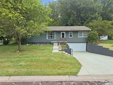 6612 W 85th St, Overland Park, KS 66212