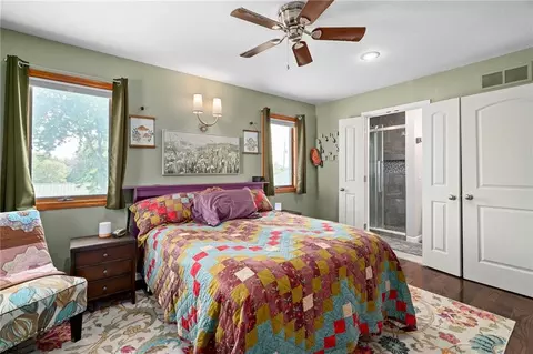 Bedroom - 907 N 5th St, Drexel, MO 64742 photo 2 of 5