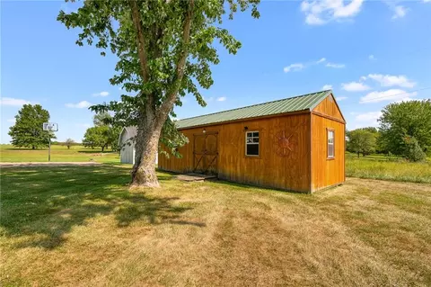 Exterior - 907 N 5th St, Drexel, MO 64742 photo 9 of 11