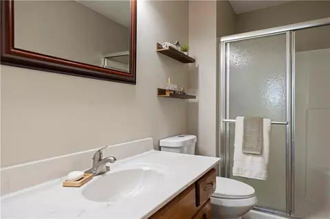 Bath - 608 SE Pendleton Dr, Lees Summit, MO 64063 photo 1 of 6