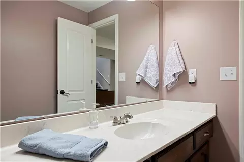 Bath - 608 SE Pendleton Dr, Lees Summit, MO 64063 photo 6 of 6