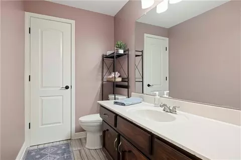 Bath - 608 SE Pendleton Dr, Lees Summit, MO 64063 photo 5 of 6