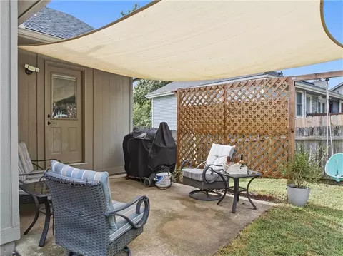 Exterior - 608 SE Pendleton Dr, Lees Summit, MO 64063 photo 5 of 6