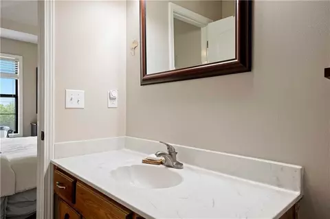 Bath - 608 SE Pendleton Dr, Lees Summit, MO 64063 photo 2 of 6