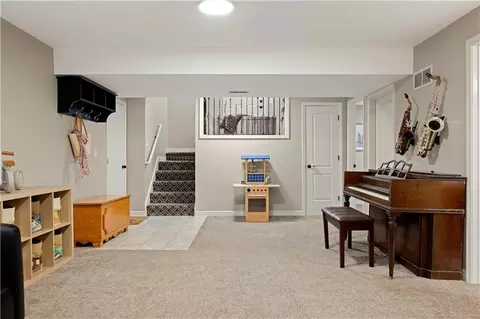 Entry Way - 608 SE Pendleton Dr, Lees Summit, MO 64063 photo 3 of 4