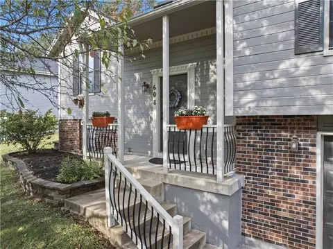 Exterior - 608 SE Pendleton Dr, Lees Summit, MO 64063 photo 2 of 6