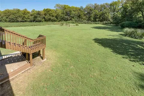 Exterior - 25205 E Blue Mills Rd, Independence, MO 64058 photo 9 of 15