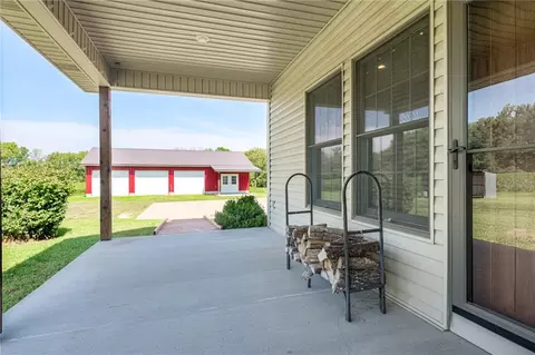 Exterior - 25205 E Blue Mills Rd, Independence, MO 64058 photo 5 of 15