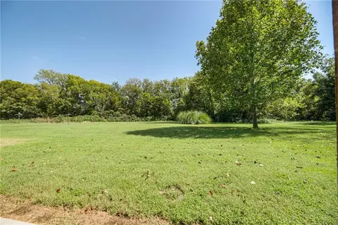 Exterior - 25205 E Blue Mills Rd, Independence, MO 64058 photo 15 of 15