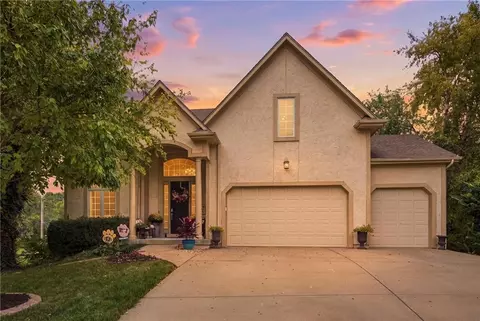 16220 Birch St, Overland Park, KS 66085