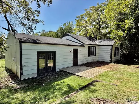 7727 E 55th St, Kansas City, MO 64129