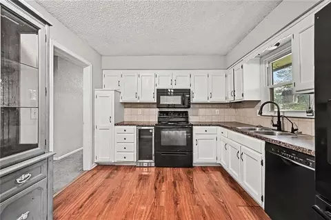 Kitchen - 17009 E 3rd Ter, Independence, MO 64056 photo 2 of 2