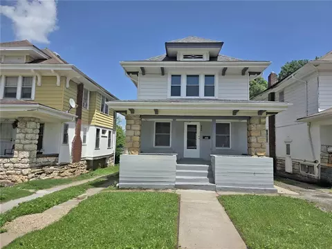3923 College Ave, Kansas City, MO 64130