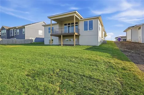 Exterior - 1226 Larkspur Pl, Raymore, MO 64083 photo 5 of 5
