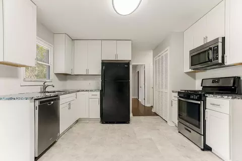 Kitchen - 6402 E 149th Ter, Grandview, MO 64030 photo 3 of 4