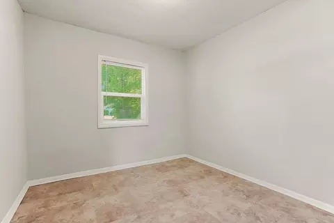 Bedroom - 6402 E 149th Ter, Grandview, MO 64030 photo 3 of 6