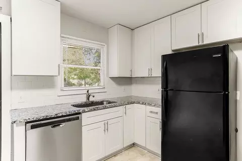 Kitchen - 6402 E 149th Ter, Grandview, MO 64030 photo 4 of 4