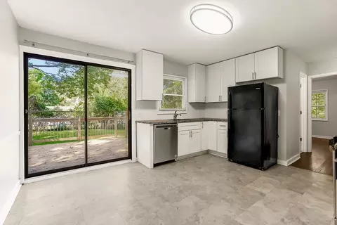 Kitchen - 6402 E 149th Ter, Grandview, MO 64030 photo 2 of 4