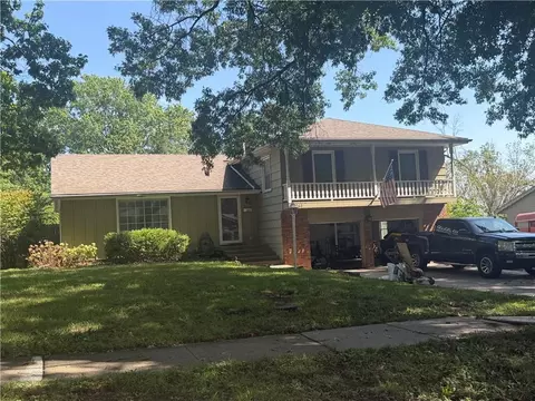 11243 Grand Ave, Kansas City, MO 64114