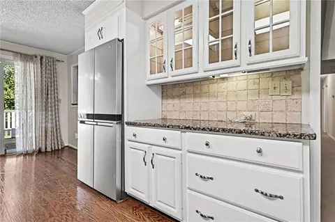 Kitchen - 2806 E 215th St, Belton, MO 64012 photo 2 of 4