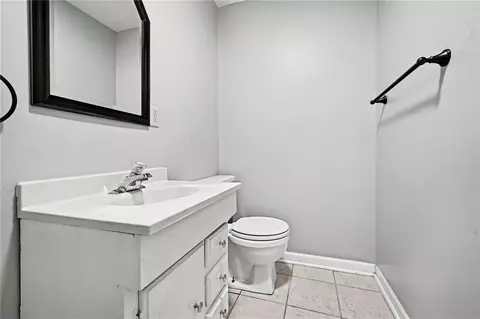 Bath - 2806 E 215th St, Belton, MO 64012 photo 7 of 9