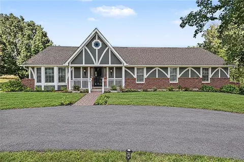 Exterior - 2806 E 215th St, Belton, MO 64012 photo 5 of 18