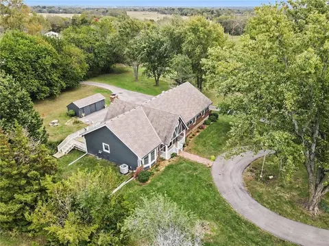 View/Area - 2806 E 215th St, Belton, MO 64012 photo 2 of 10