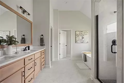 Bath - 8156 Roundtree St, Lenexa, KS 66220 photo 2 of 3