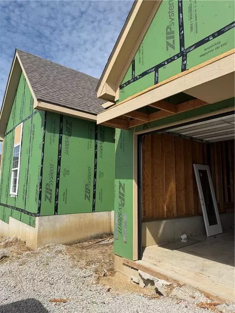 Exterior - 8156 Roundtree St, Lenexa, KS 66220 photo 4 of 5