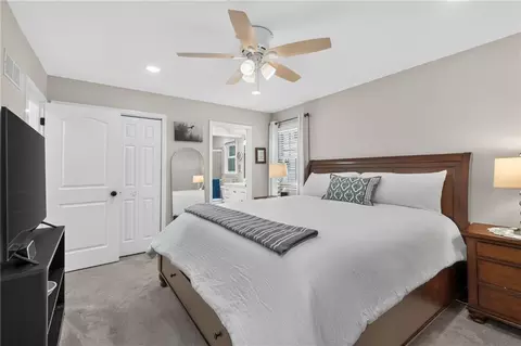 Bedroom - 1104 NE Oak Tree Dr, Lees Summit, MO 64086 photo 2 of 4
