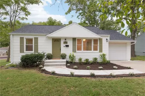 7732 Foster St, Overland Park, KS 66204