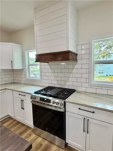 Kitchen - 401 Franklin St, Warrensburg, MO 64093 photo 6 of 6