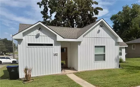 Exterior - 401 Franklin St, Warrensburg, MO 64093 photo 1 of 2