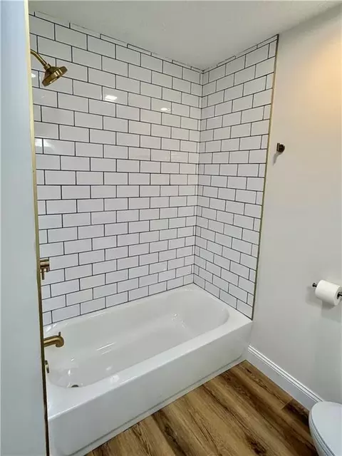 Bath - 401 Franklin St, Warrensburg, MO 64093 photo 1 of 7