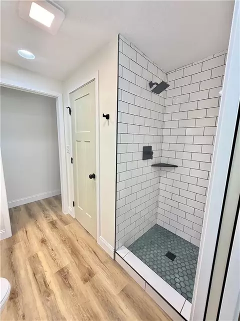 Bath - 401 Franklin St, Warrensburg, MO 64093 photo 6 of 7