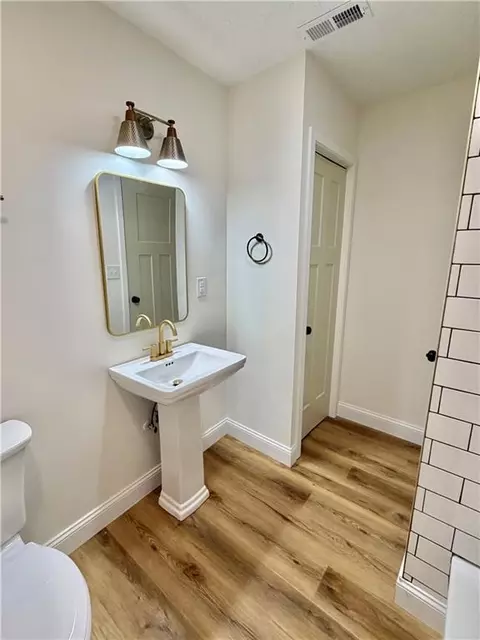 Bath - 401 Franklin St, Warrensburg, MO 64093 photo 3 of 7