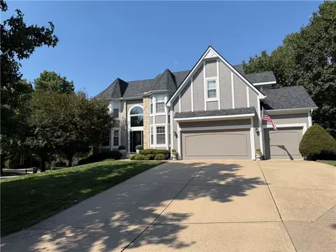 5316 W 132 St, Overland Park, KS 66209