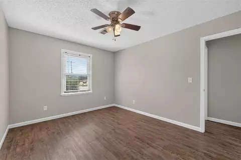 Bedroom - 100 E South Ave, Belton, MO 64012 photo 7 of 13