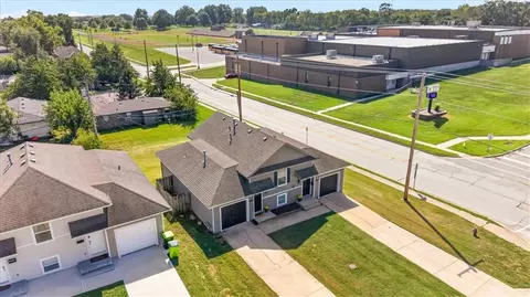 View/Area - 100 E South Ave, Belton, MO 64012 photo 1 of 4