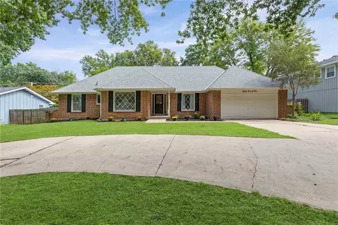 8905 Lamar Ave, Overland Park, KS 66207