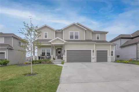 16982 S Penrose Ln, Olathe, KS 66062