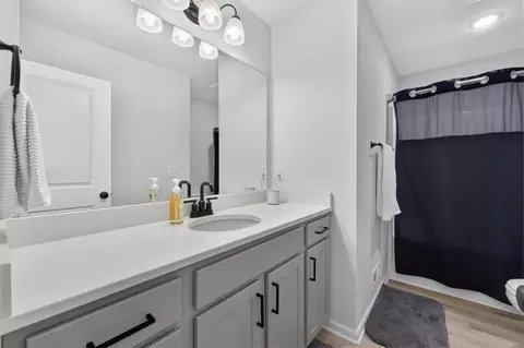 Bath - 27403 E Cedar Grove Dr, Lees Summit, MO 64086 photo 3 of 4
