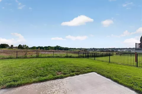 Exterior - 27403 E Cedar Grove Dr, Lees Summit, MO 64086 photo 6 of 7