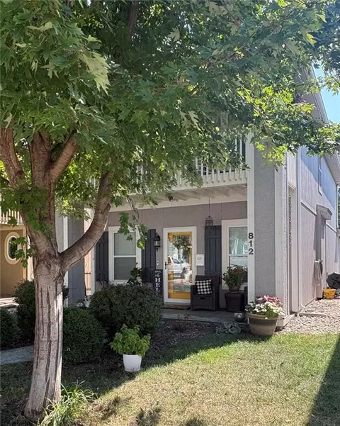 812 SW Jones St, Blue Springs, MO 64015