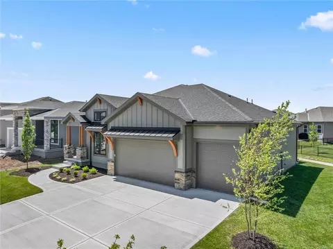Exterior - 15382 162nd St, Olathe, KS 66062 photo 3 of 5