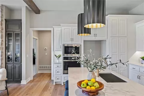 Kitchen - 15382 162nd St, Olathe, KS 66062 photo 7 of 8