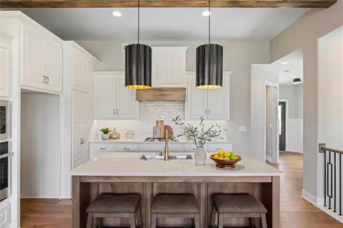 Kitchen - 15382 162nd St, Olathe, KS 66062 photo 5 of 8