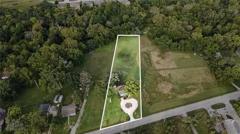6310 NW Waukomis Dr, Kansas City, MO 64151